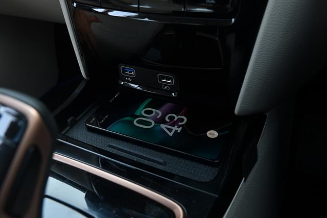 Charging Ports Image - 13774