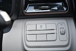 Mahindra Xuv400 Console Storage