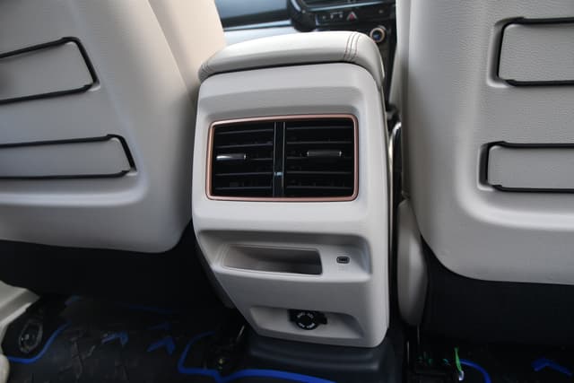 Ac Vents Rear Image - 13796