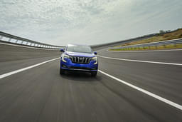 Mahindra Xuv700 Front View