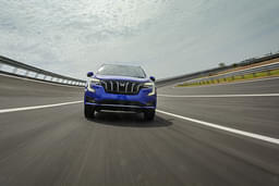 Mahindra Xuv700 Front View