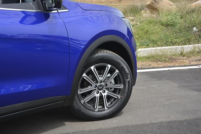 Alloy Wheels Image - 7385