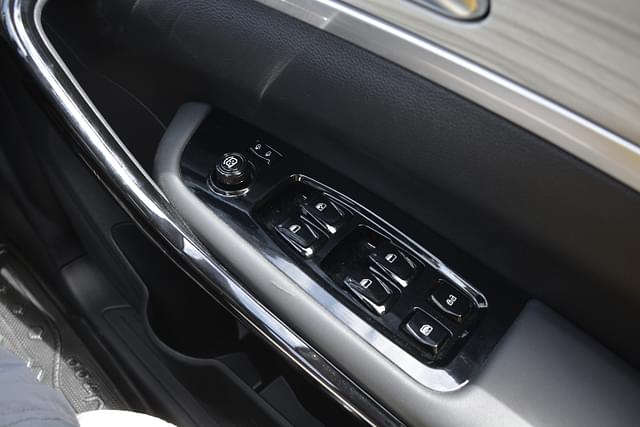 Door Controls Image - 7413