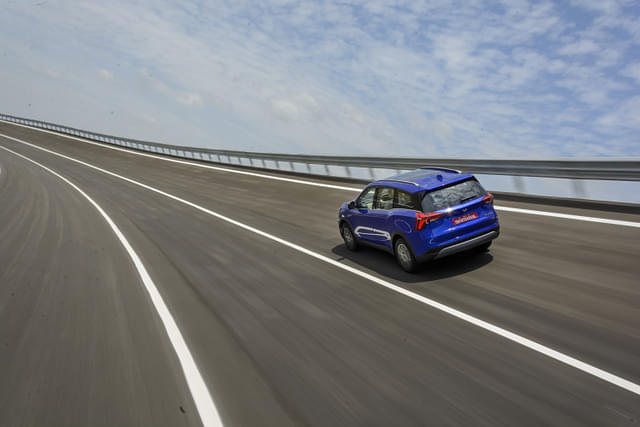 Rear View Image - 7558