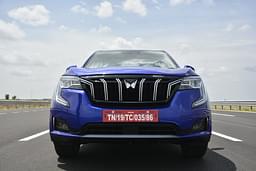 Mahindra Xuv700 Front View