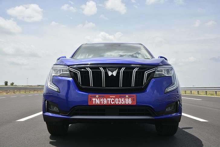 Mahindra Xuv700 Front View