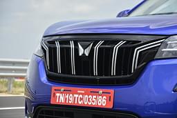 Mahindra Xuv700 Front View