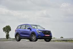 Mahindra Xuv700 Front Right Three Quarter
