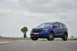Mahindra Xuv700 Front Right Three Quarter