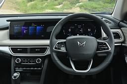 Mahindra Xuv700 Dashboard