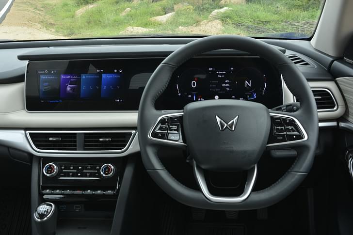 Mahindra Xuv700 Dashboard