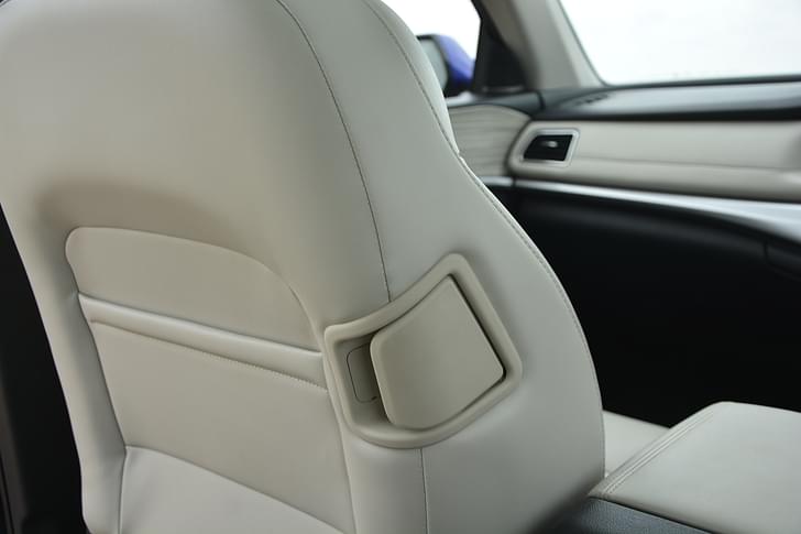Mahindra Xuv700 Color Beige
