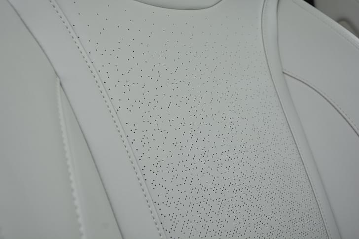 Mahindra Xuv700 Color White