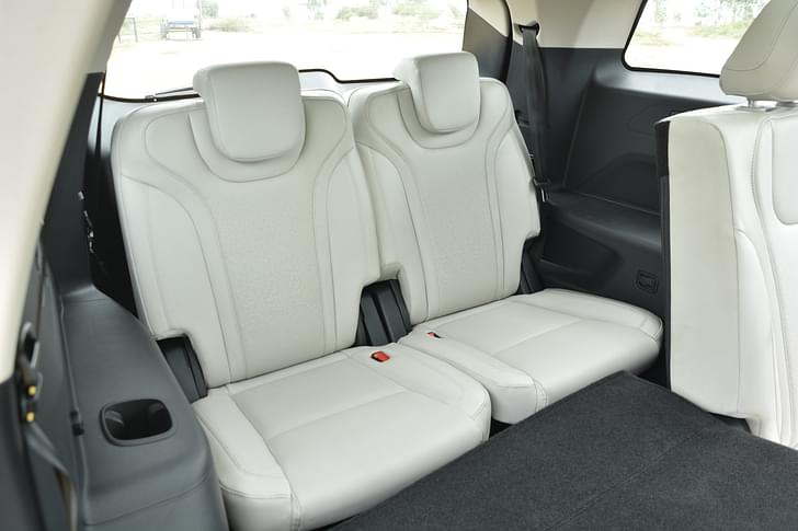 Mahindra Xuv700 Second Row Seats