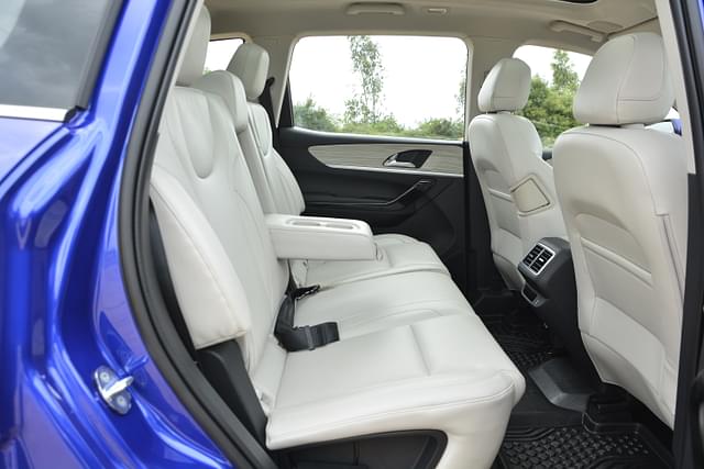Rear Armrest Cup Holders Image - 7901