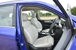 Mahindra Xuv700 Front Row Seats