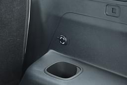 Mahindra Xuv700 Charging Ports