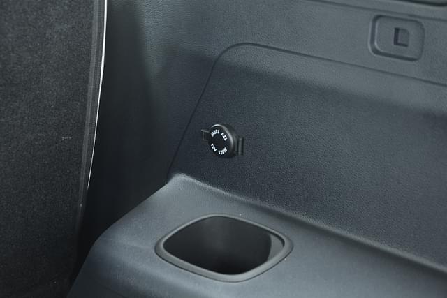 Charging Ports Image - 7961