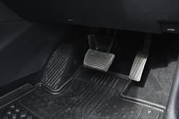 Mahindra Xuv700 Foot Controls
