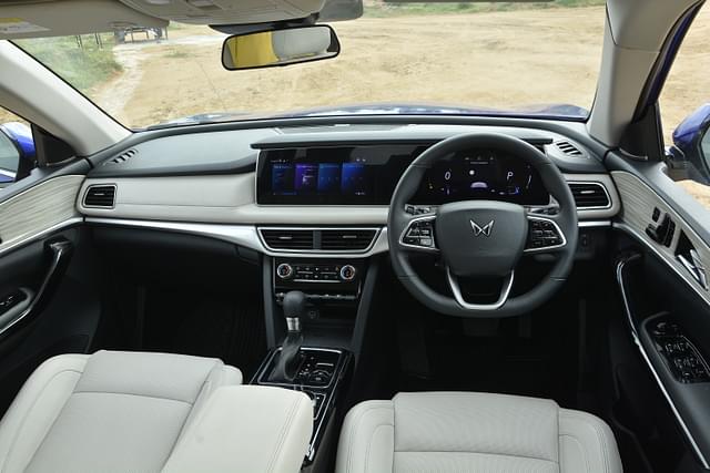 Digital Instrument Cluster Image - 8121