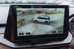 Maruti Suzuki Brezza Front Right Three Quarter Maruti Suzuki Brezza Front Right Three Quarter
