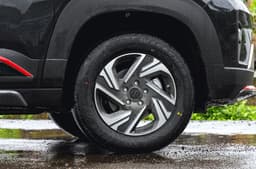 Maruti Suzuki Brezza Rear Right Three Quarter Maruti Suzuki Brezza Rear Right Three Quarter