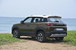 Maruti Suzuki Brezza Front Right Three Quarter