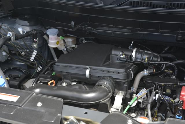 Open Bonnet Engine Shot Image - 15294