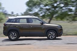 Maruti Suzuki Brezza Front Right Three Quarter