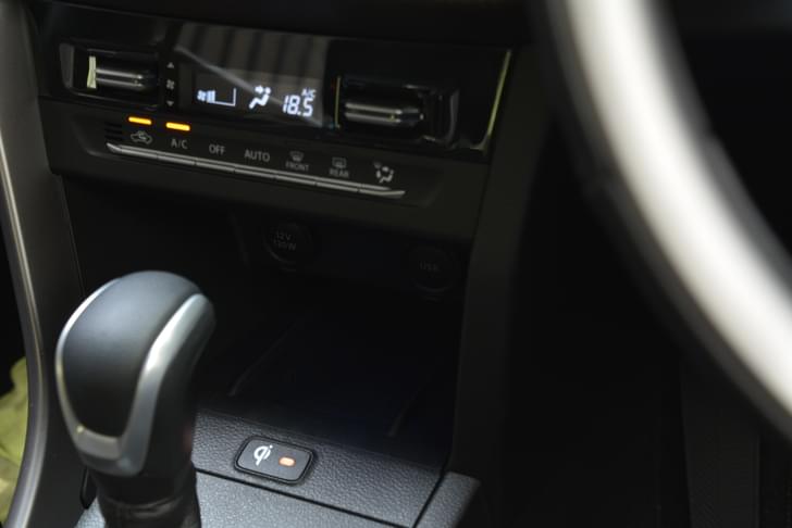 Maruti Suzuki Brezza 12V Power Outlets