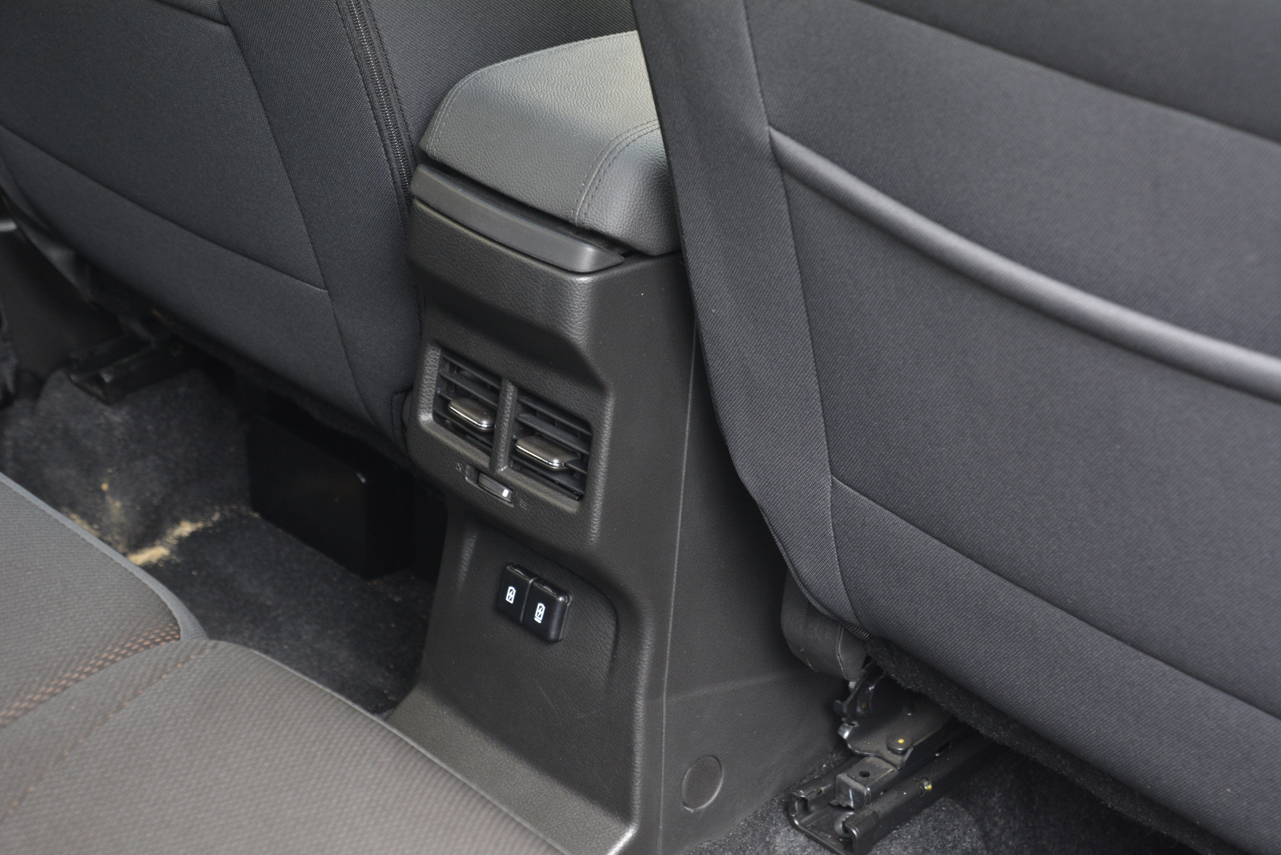 Maruti Suzuki Brezza Ac Vents Rear Image – Brezza Photos in India ...