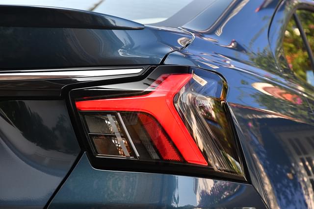 Rear View Image - 7677