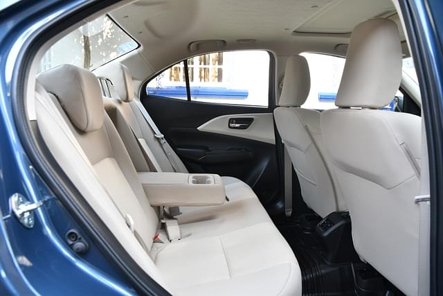 Rear Armrest Cup Holders Image - 7894