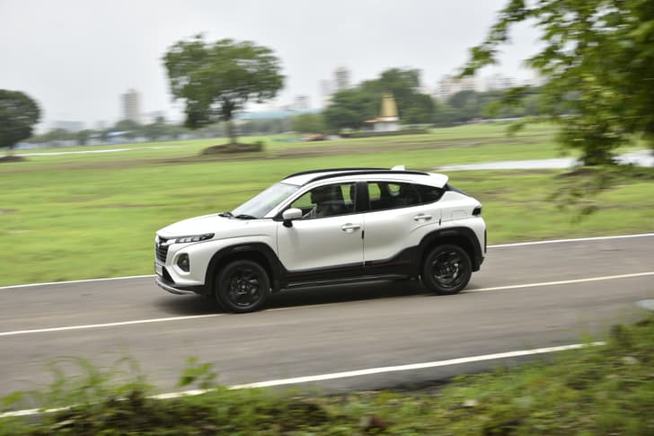 Maruti Suzuki Fronx Front Right Three Quarter