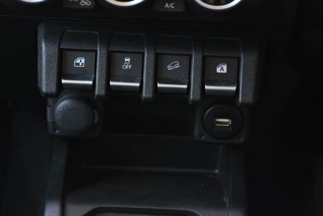12V Power Outlets Image - 16628