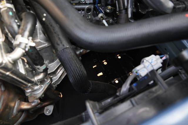 Open Bonnet Engine Shot Image - 15255