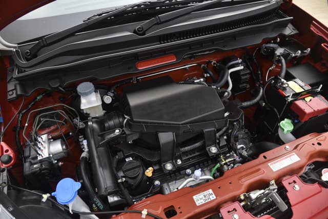Open Bonnet Engine Shot Image - 13753