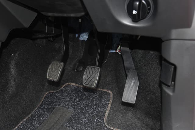 Foot Controls Image - 13771