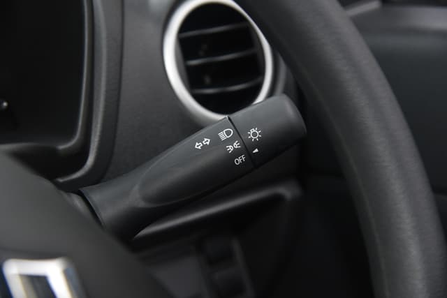 Steering Mounted Controls Image - 13775