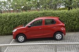 Maruti Suzuki Alto K10 Front Right Three Quarter