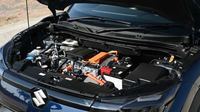 Open Bonnet Engine Shot Image - 31207