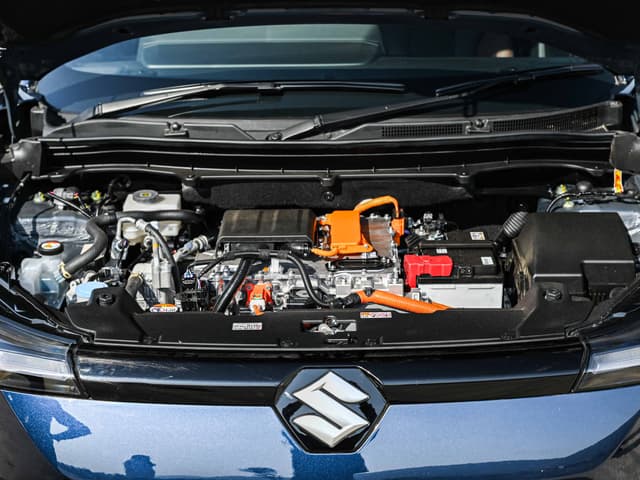 Open Bonnet Engine Shot Image - 31208