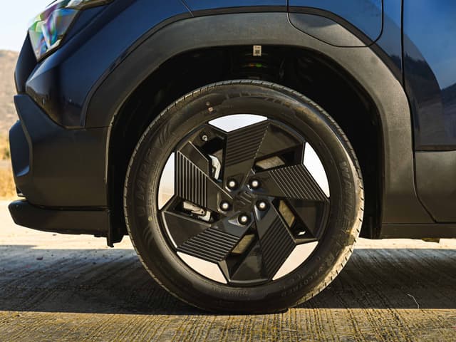 Front Wheels Image - 31174