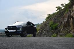 Maruti Suzuki Grand Vitara Front Left Three Quarter