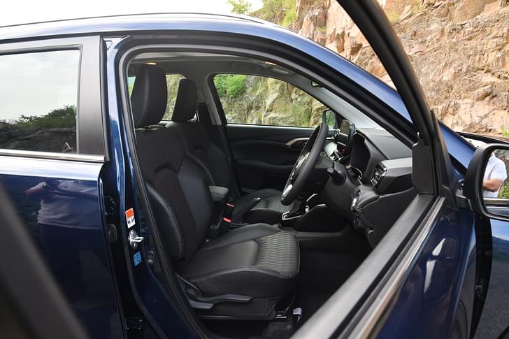 Maruti Suzuki Grand Vitara Front Row Seats