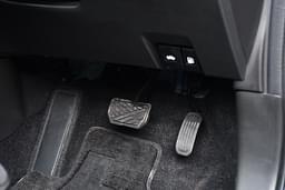Maruti Suzuki Grand Vitara Foot Controls