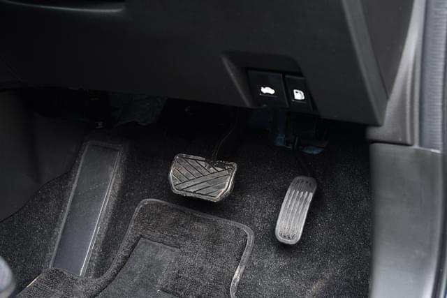 Foot Controls Image - 15095