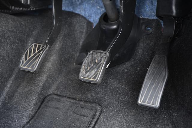 Foot Controls Image - 11890