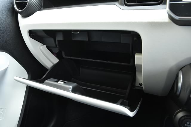 Glove Box Image - 12062