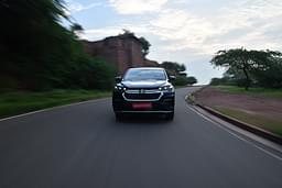 Maruti Suzuki Invicto Front View